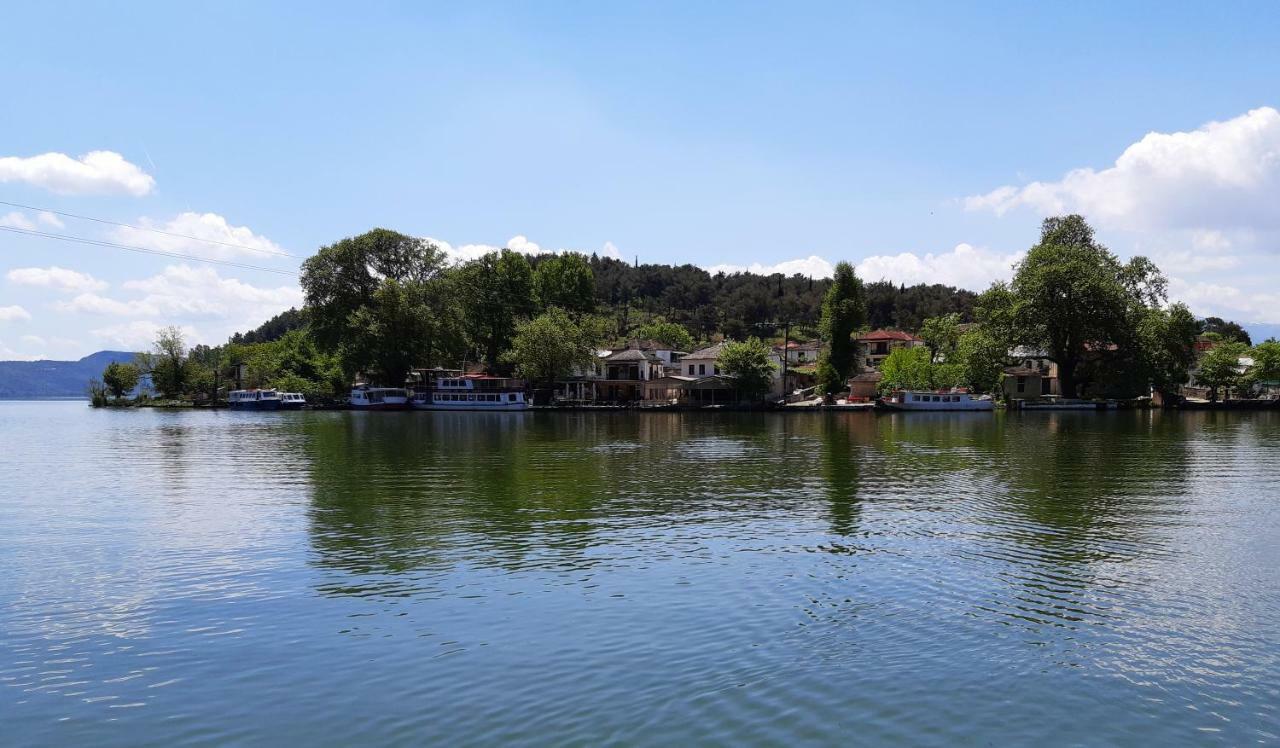 Little Island Resort Nisos Ioanninon Exterior photo